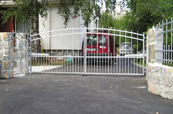 Dvoriščna vrata